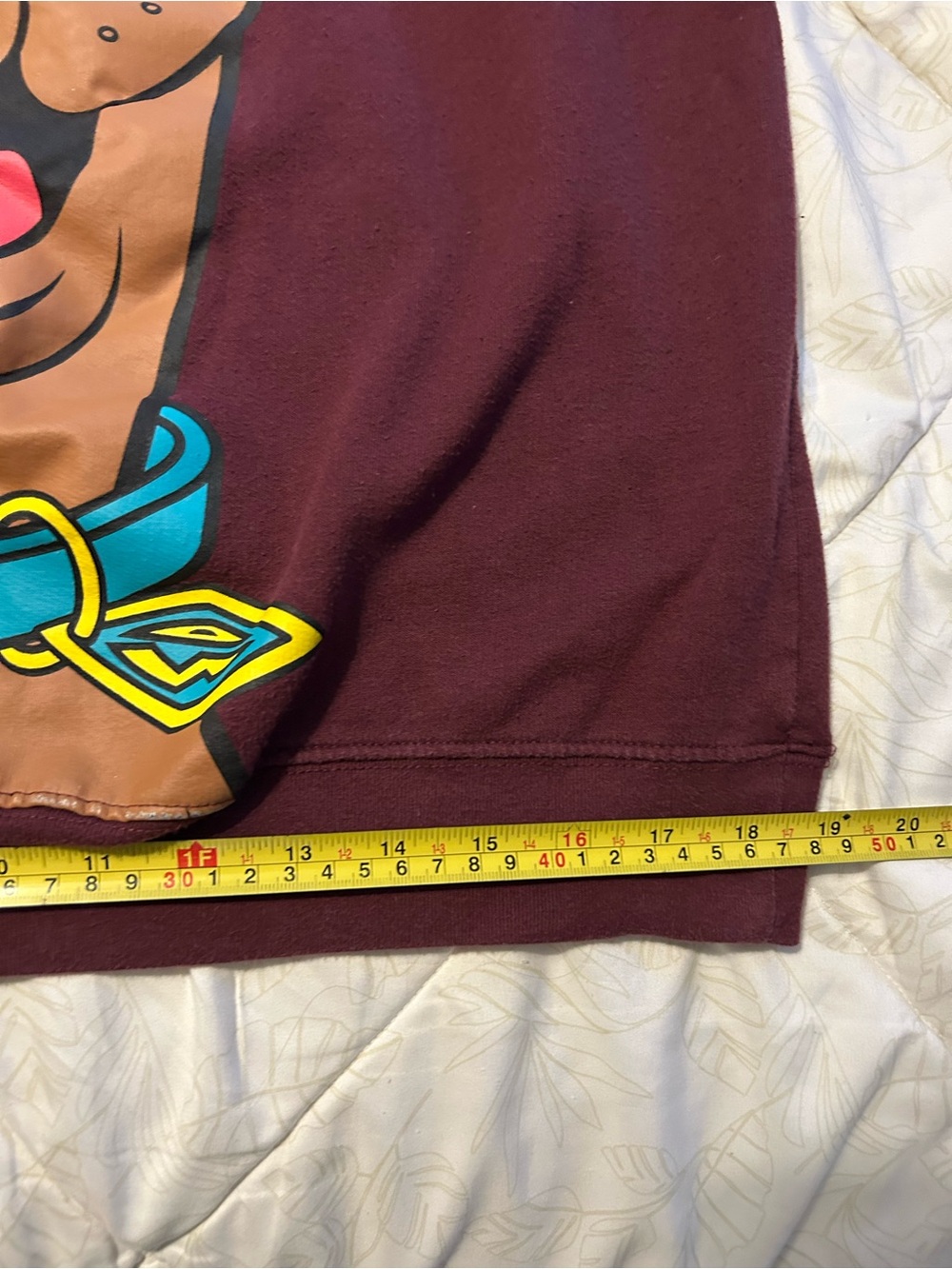 Scooby-Doo Graphic Crewneck Sweatshirt - Maroon. Size Large - Picture 6 of 8